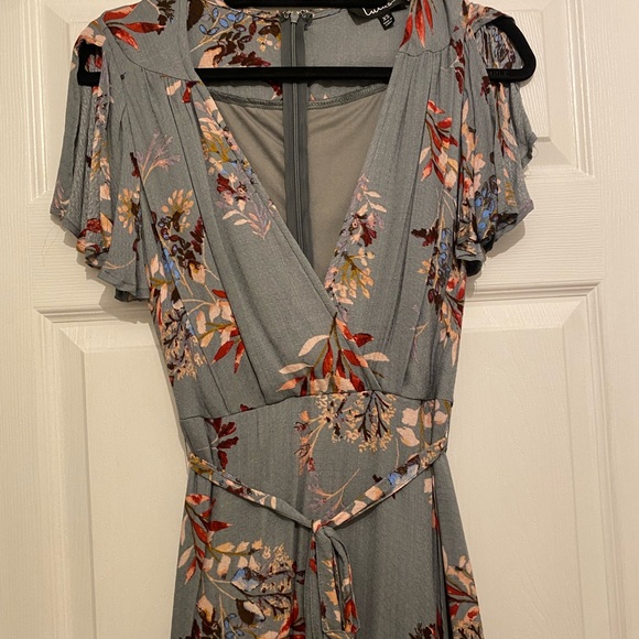 Lulus Maxi Dress Size XS. Grey Floral - Picture 6 of 6